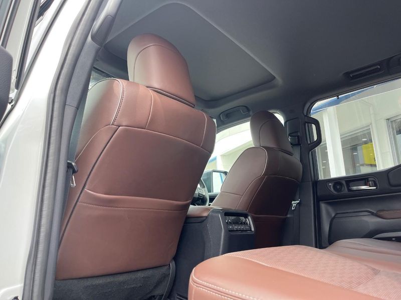 2024 Toyota Land Cruiser 250 3DA-GDJ250W (UW-6aa0cd8f06986)[17]