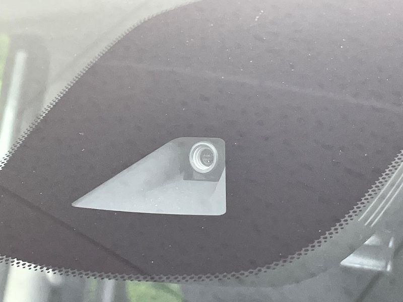 2017 Nissan Serena DAA-GFC27 (UW-6aa0cd96d471d)[14]
