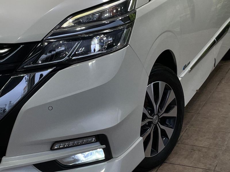 2017 Nissan Serena DAA-GFC27 (UW-6aa0cd96d471d)[9]