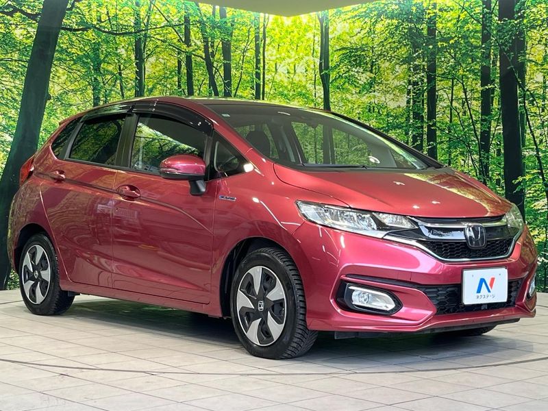 2017 Honda Fit Hybrid DAA-GP5 (UW-6aa0cdb0bc1bc)[22]