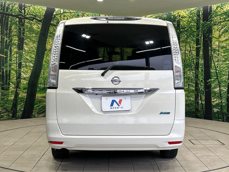 2013 Nissan Serena DAA-HC26 (UW-6aa0cdd75e7e0)[26]