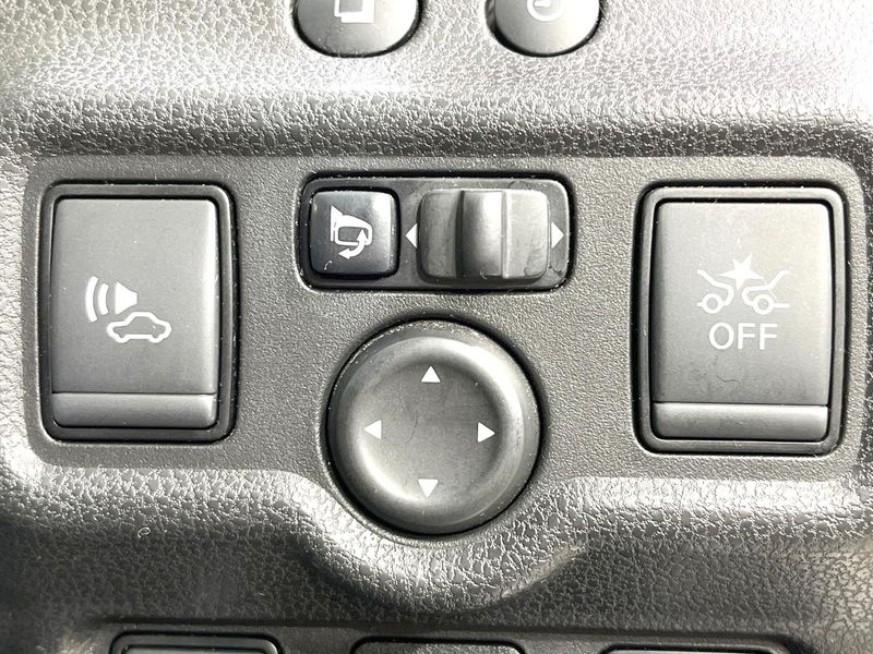 2017 Nissan Note DAA-HE12 (UW-6aa0cdda22c0c)[16]