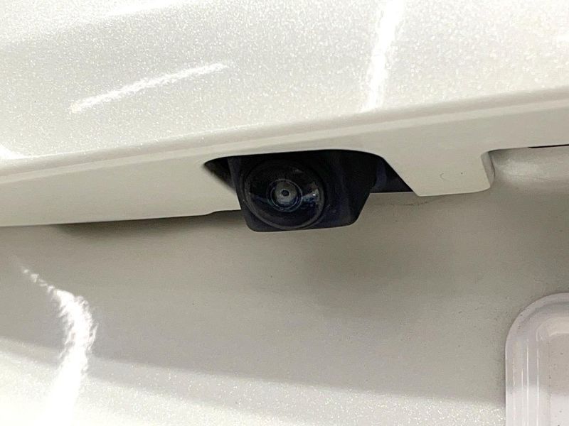 2017 Nissan Note DAA-HE12 (UW-6aa0cdda22c0c)[10]