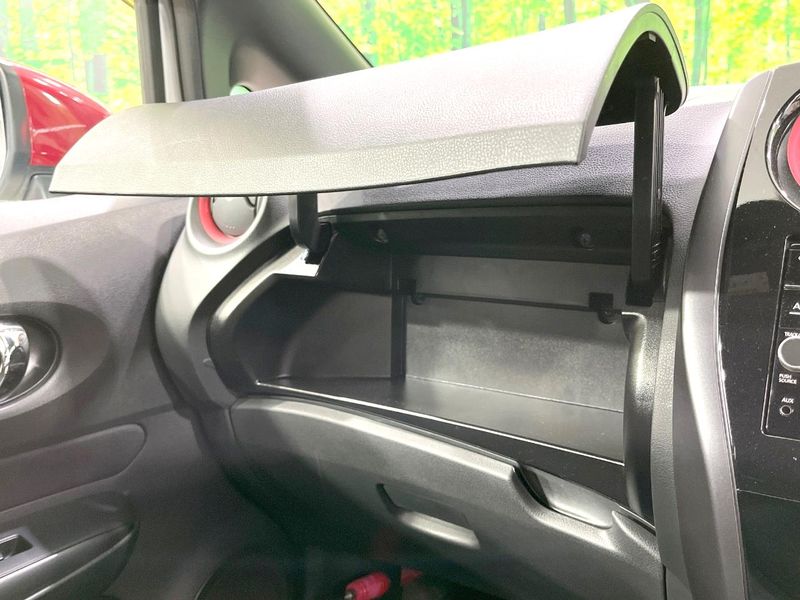 2017 Nissan Note DAA-HE12 (UW-6aa0cdda22c0c)[28]