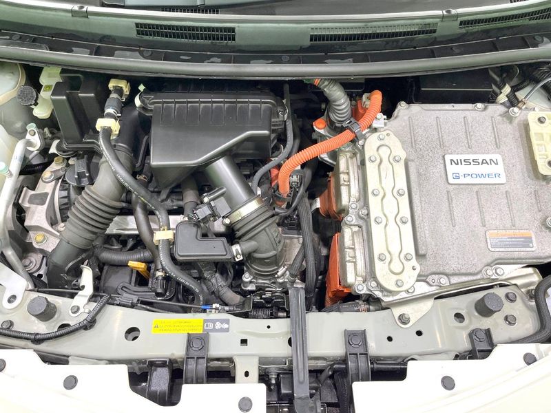 2017 Nissan Note DAA-HE12 (UW-6aa0cdda22c0c)[4]