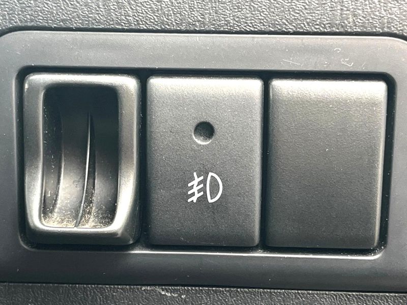 2016 Suzuki Jimny ABA-JB23W (UW-6aa0cdfa1c153)[16]