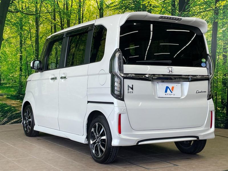 2018 Honda N-BOX CUSTOM DBA-JF3 (UW-6aa0ce2455dae)[10]
