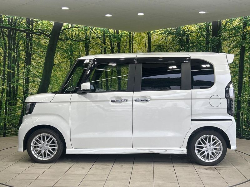 2022 Honda N-BOX CUSTOM 6BA-JF3 (UW-6aa0ce3106c8a)[29]
