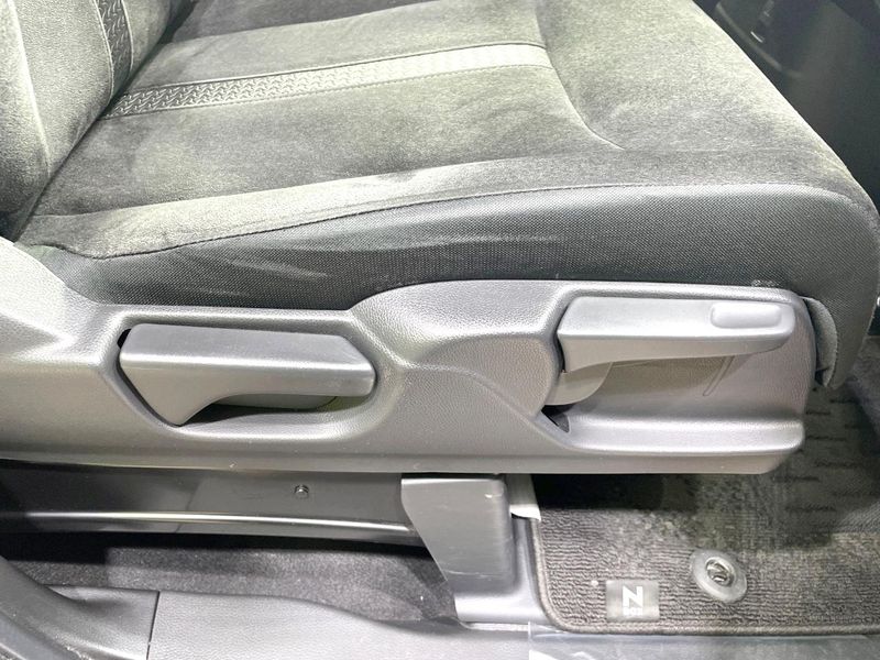 2023 Honda N-BOX CUSTOM 6BA-JF3 (UW-6aa0ce3d6141a)[11]