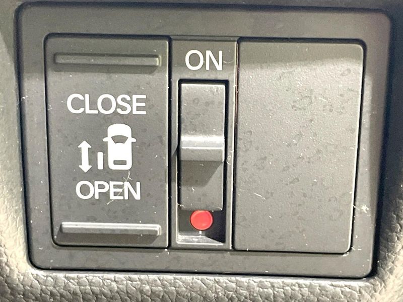 2023 Honda N-BOX CUSTOM 6BA-JF3 (UW-6aa0ce3d6141a)[12]