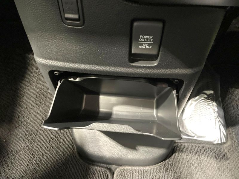 2023 Honda N-BOX CUSTOM 6BA-JF3 (UW-6aa0ce3d6141a)[19]
