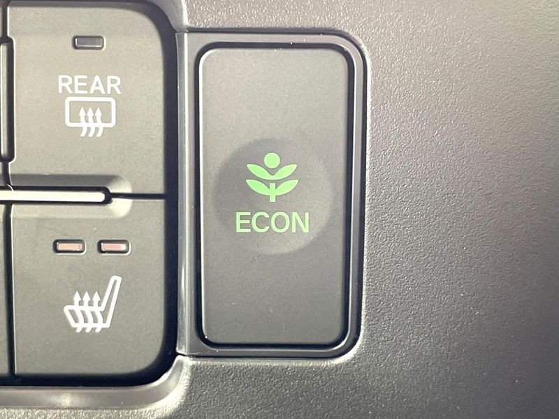 2024 Honda N-BOX CUSTOM 6BA-JF5 (UW-6aa0ce492e32d)[26]