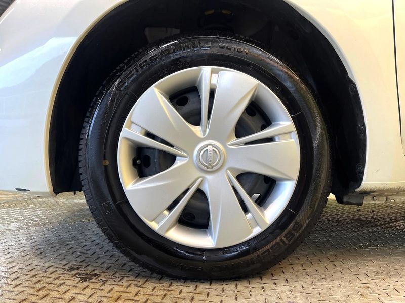 2017 Nissan March DBA-K13 (UW-6aa0ce6dd2b53)[17]