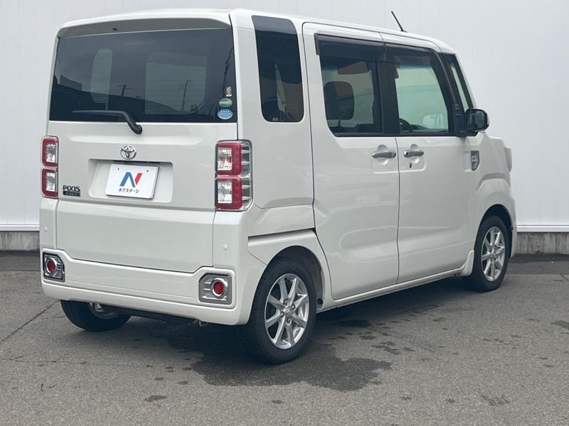 2016 Toyota Pixis Mega DBA-LA700A (UW-6aa0cecc315bc)[27]
