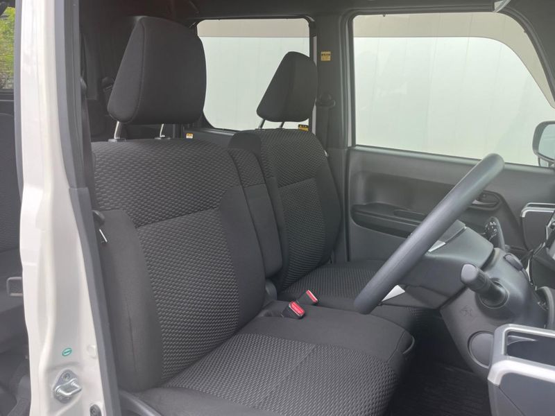 2016 Toyota Pixis Mega DBA-LA700A (UW-6aa0cecc315bc)[21]
