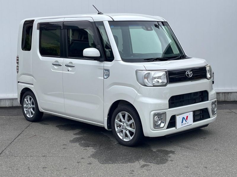 2016 Toyota Pixis Mega DBA-LA700A (UW-6aa0cecc315bc)[18]