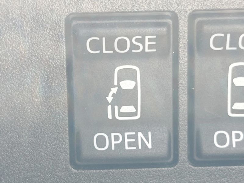 2016 Daihatsu Wake DBA-LA700S (UW-6aa0cece0c7d9)[20]
