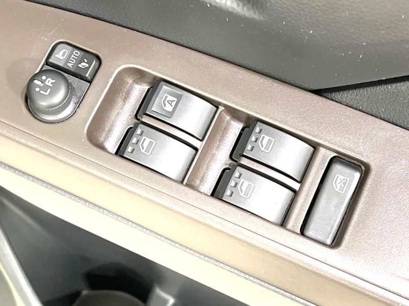 2017 Toyota TANK DBA-M900A (UW-6aa0ceed95938)[12]