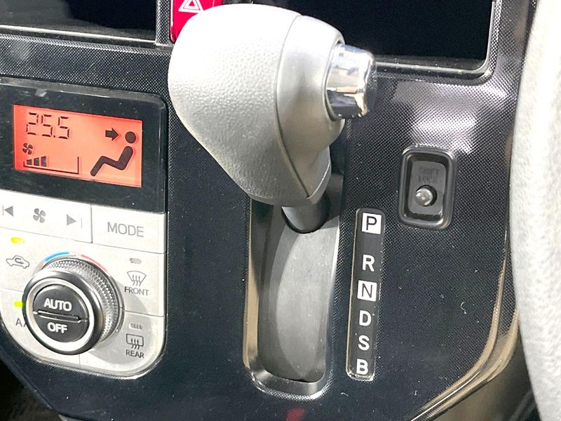 2017 Toyota TANK DBA-M900A (UW-6aa0ceed95938)[29]