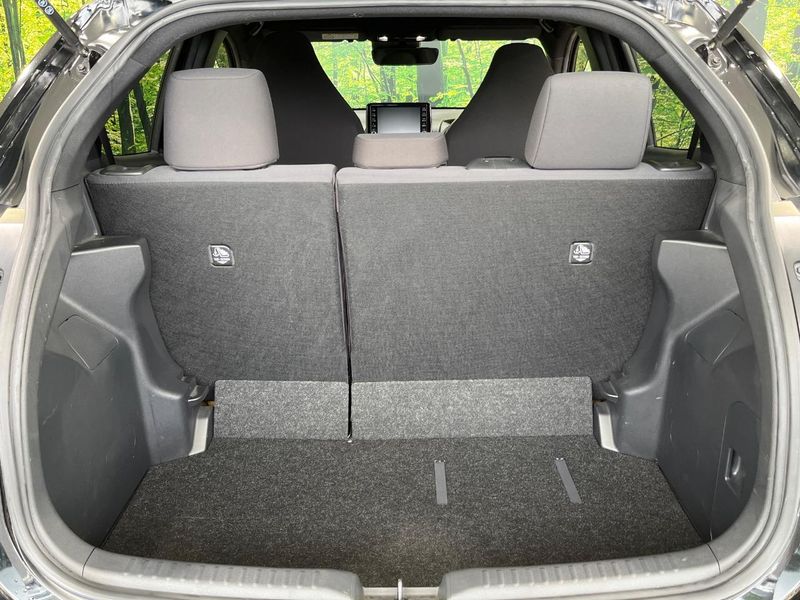2023 Toyota Yaris 5BA-MXPA10 (UW-6aa0cf86e7a4d)[4]