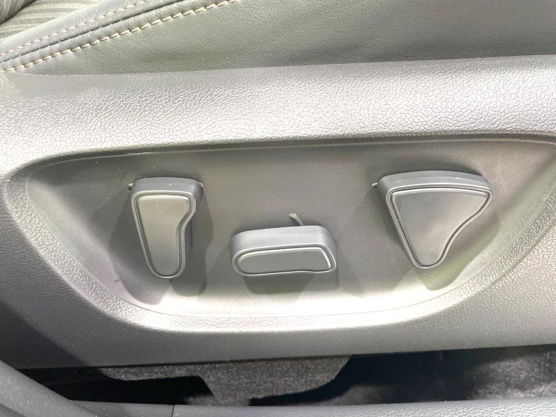 2021 Toyota Aqua 6AA-MXPK11 (UW-6aa0cf9b332ea)[12]
