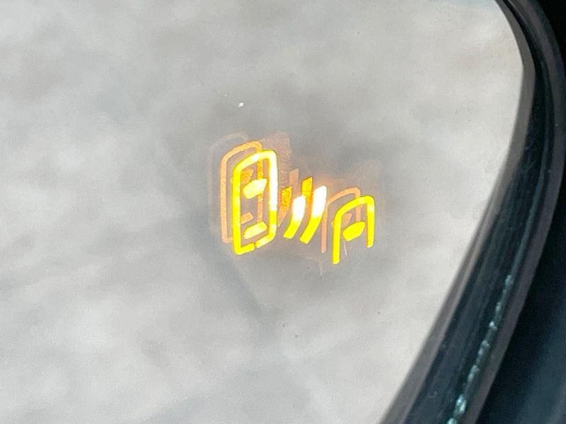 2021 Toyota Aqua 6AA-MXPK11 (UW-6aa0cf9b332ea)[22]