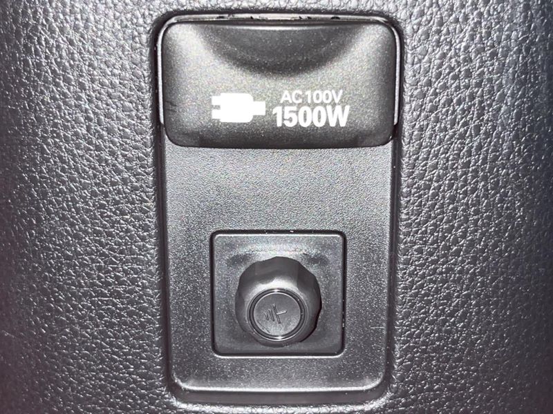 2025 Toyota Aqua 6AA-MXPK11 (UW-6aa0cfa0982c6)[20]