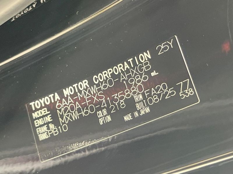 2025 Toyota Prius 6AA-MXWH60 (UW-6aa0cfc276937)[1]