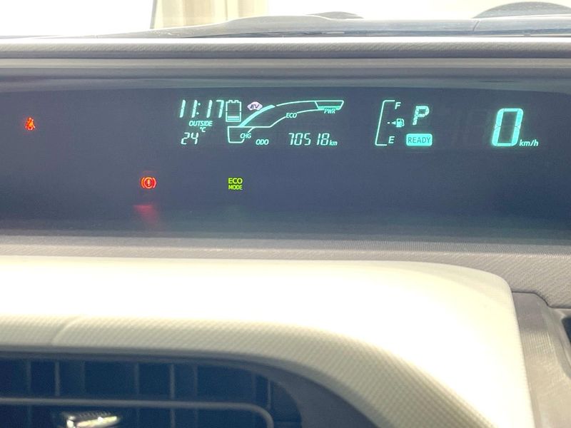 2012 Toyota Aqua DAA-NHP10 (UW-6aa0cfdc32678)[19]