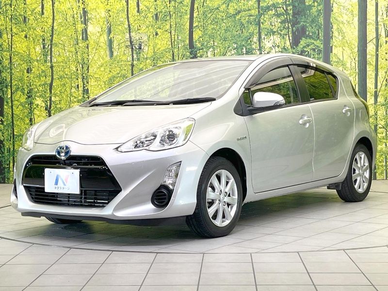 2015 Toyota Aqua DAA-NHP10 (UW-6aa0cfe012296)[4]