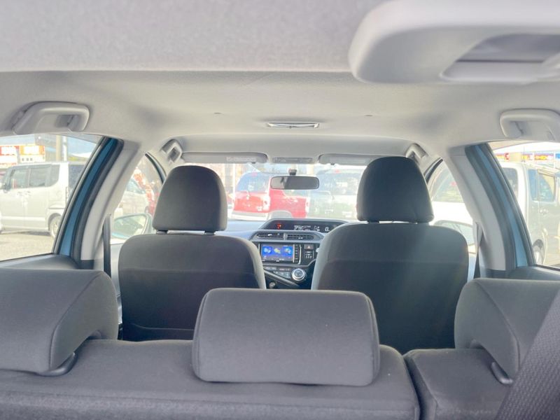 2015 Toyota Aqua DAA-NHP10 (UW-6aa0cfe028c4d)[26]