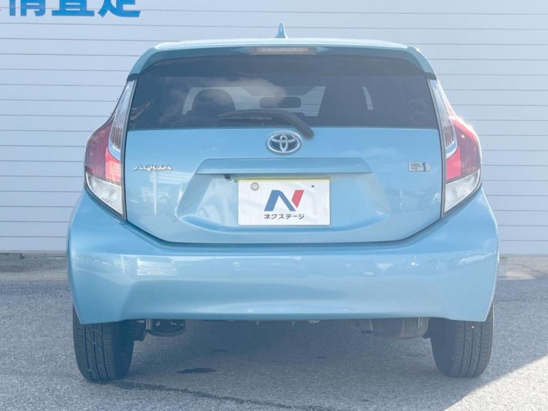 2015 Toyota Aqua DAA-NHP10 (UW-6aa0cfe028c4d)[7]