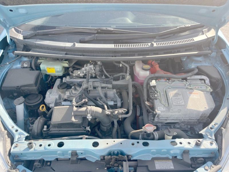 2015 Toyota Aqua DAA-NHP10 (UW-6aa0cfe028c4d)[12]