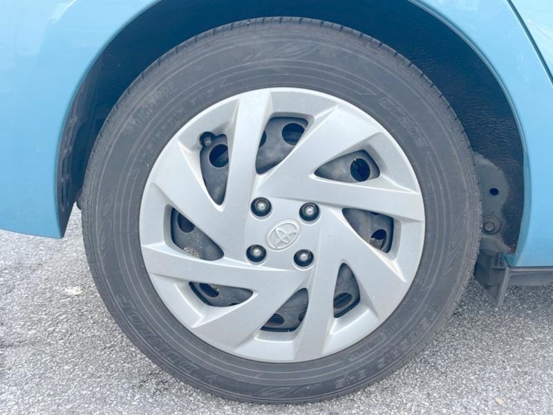 2015 Toyota Aqua DAA-NHP10 (UW-6aa0cfe028c4d)[19]