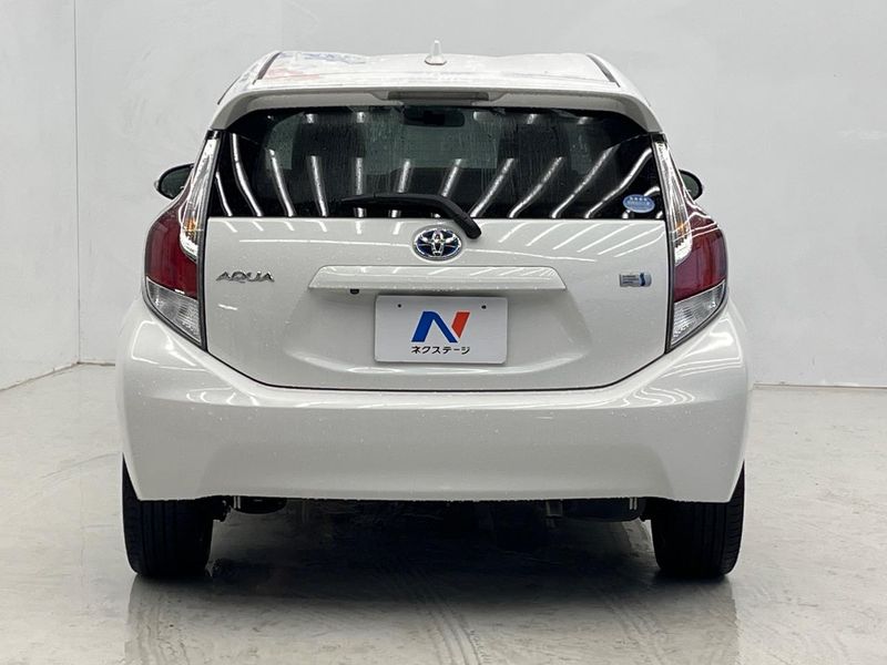 2015 Toyota Aqua DAA-NHP10 (UW-6aa0cfe10e56f)[19]