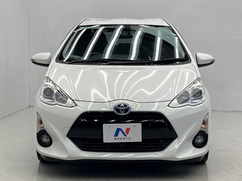 2015 Toyota Aqua DAA-NHP10 (UW-6aa0cfe10e56f)[14]