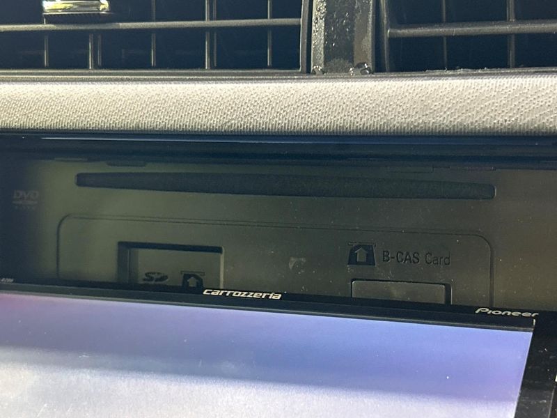 2016 Toyota Aqua DAA-NHP10 (UW-6aa0cfe23b5a6)[17]