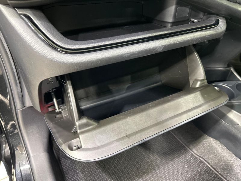 2016 Toyota Aqua DAA-NHP10 (UW-6aa0cfe23b5a6)[6]