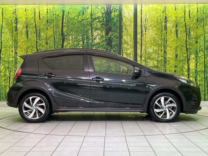 2017 Toyota Aqua DAA-NHP10H (UW-6aa0cfe3f1288)[9]