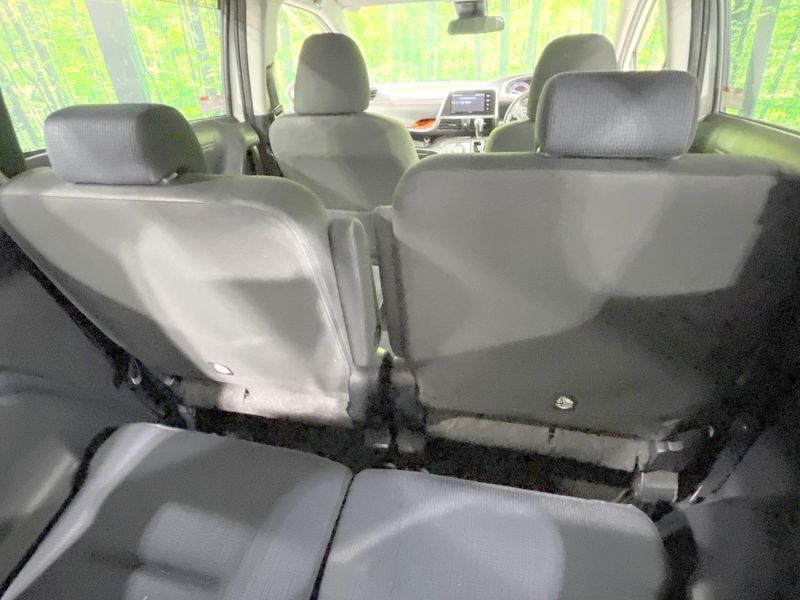2015 Toyota Sienta DAA-NHP170G (UW-6aa0cfe92a673)[12]