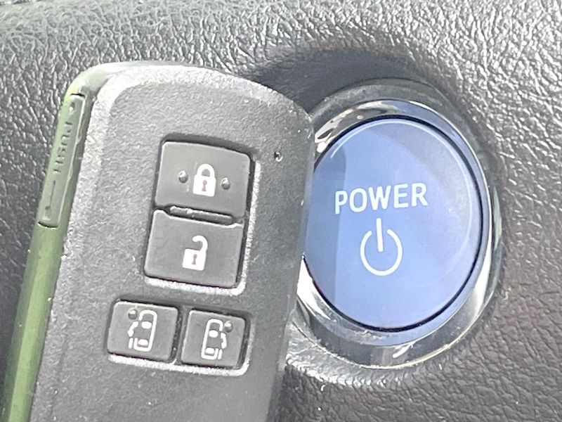 2015 Toyota Sienta DAA-NHP170G (UW-6aa0cfe92a673)[5]