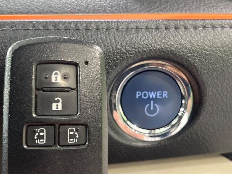 2015 Toyota Sienta DAA-NHP170G (UW-6aa0cfeaa8f14)[6]