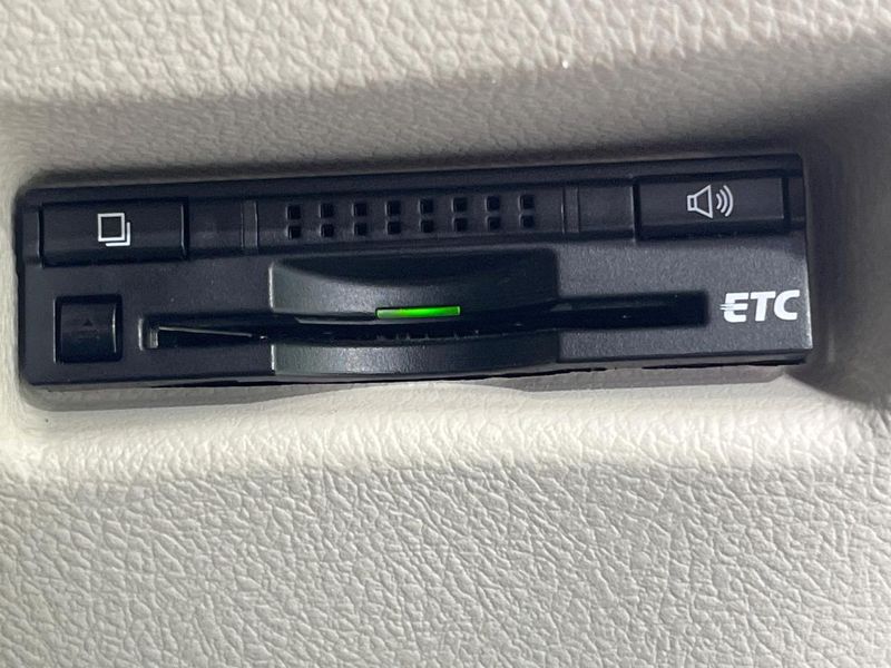 2015 Toyota Sienta DAA-NHP170G (UW-6aa0cfeaa8f14)[17]