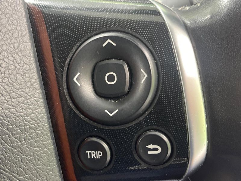 2015 Toyota Sienta DAA-NHP170G (UW-6aa0cfeaa8f14)[24]