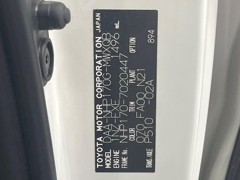 2015 Toyota Sienta DAA-NHP170G (UW-6aa0cfeaa8f14)[1]