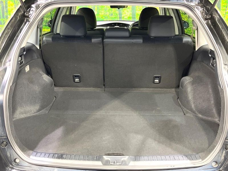 2013 Toyota Corolla Fielder DAA-NKE165G (UW-6aa0cff01f05e)[28]