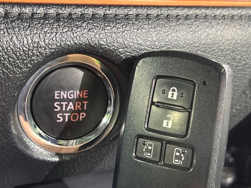 2017 Toyota Sienta DBA-NSP170G (UW-6aa0cff56e84f)[11]
