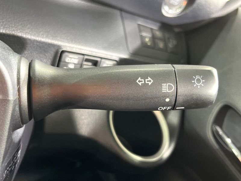 2017 Toyota Sienta DBA-NSP170G (UW-6aa0cff56e84f)[16]