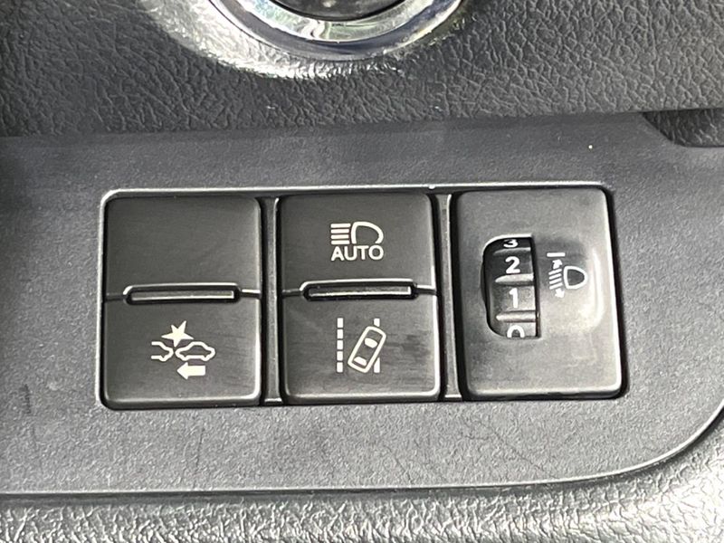 2017 Toyota Sienta DBA-NSP170G (UW-6aa0cff56e84f)[10]