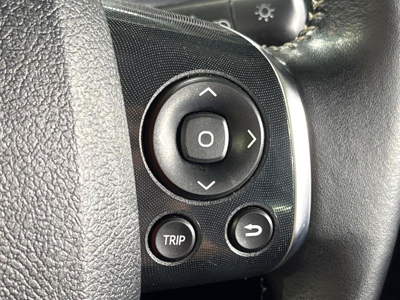 2017 Toyota Sienta DBA-NSP170G (UW-6aa0cff56e84f)[14]